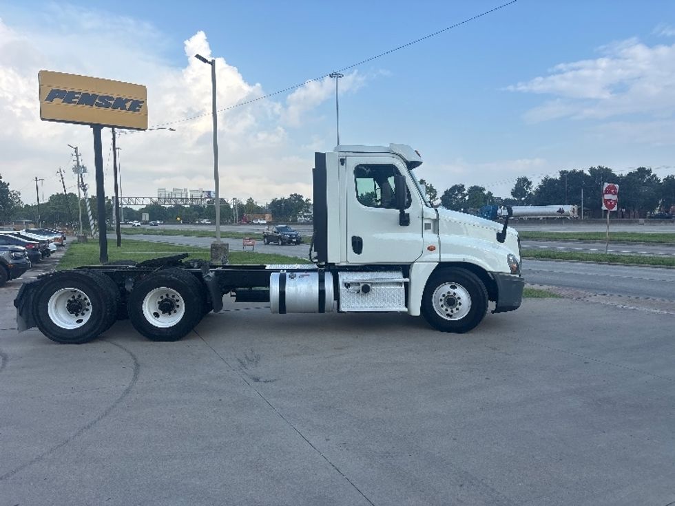 Day Cab Tractor-Heavy Duty Tractors-Freightliner-2019-Cascadia 12564ST-Houston-TX-374,102\n\t\tmiles-$ 39,000 - Image 8
