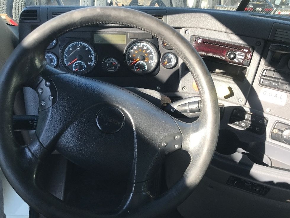 Day Cab Tractor-Heavy Duty Tractors-Freightliner-2019-Cascadia 12564ST-Houston-TX-484,982\n\t\tmiles-$ 38,000 - Image 11