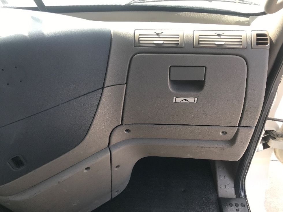 Day Cab Tractor-Heavy Duty Tractors-Freightliner-2019-Cascadia 12564ST-Houston-TX-484,982\n\t\tmiles-$ 38,000 - Image 13