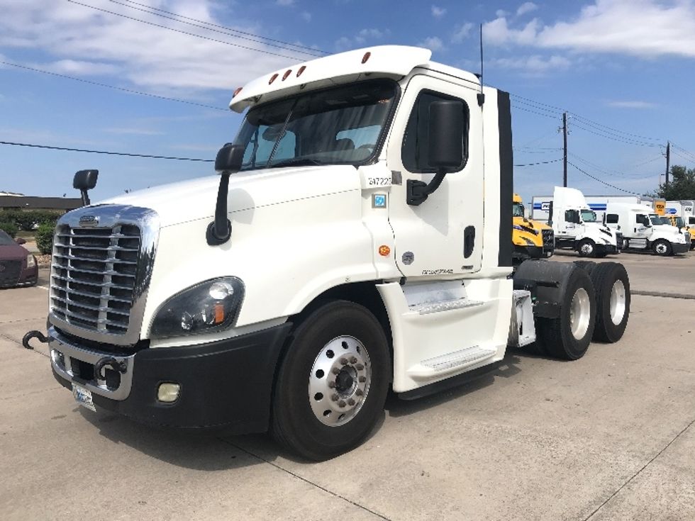 Day Cab Tractor-Heavy Duty Tractors-Freightliner-2019-Cascadia 12564ST-Houston-TX-484,982\n\t\tmiles-$ 38,000 - Image 3