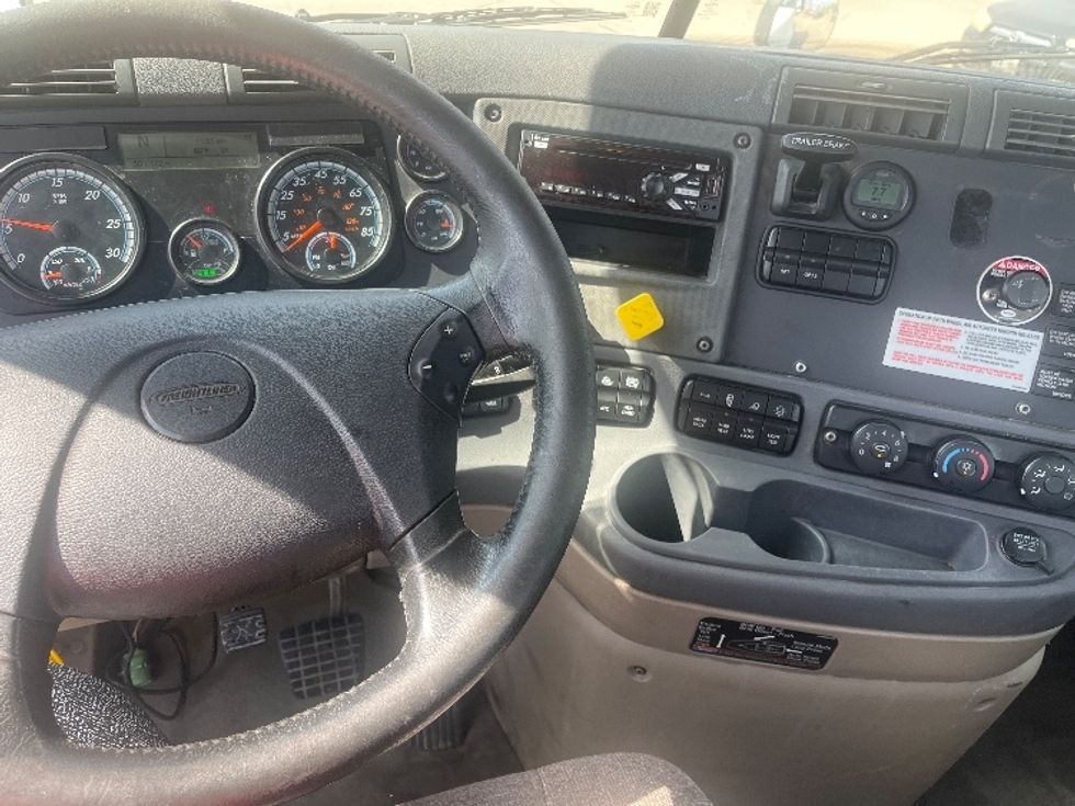 Day Cab Tractor-Heavy Duty Tractors-Freightliner-2019-Cascadia 12564ST-Houston-TX-501,172\n\t\tmiles-$ 35,250 - Image 11