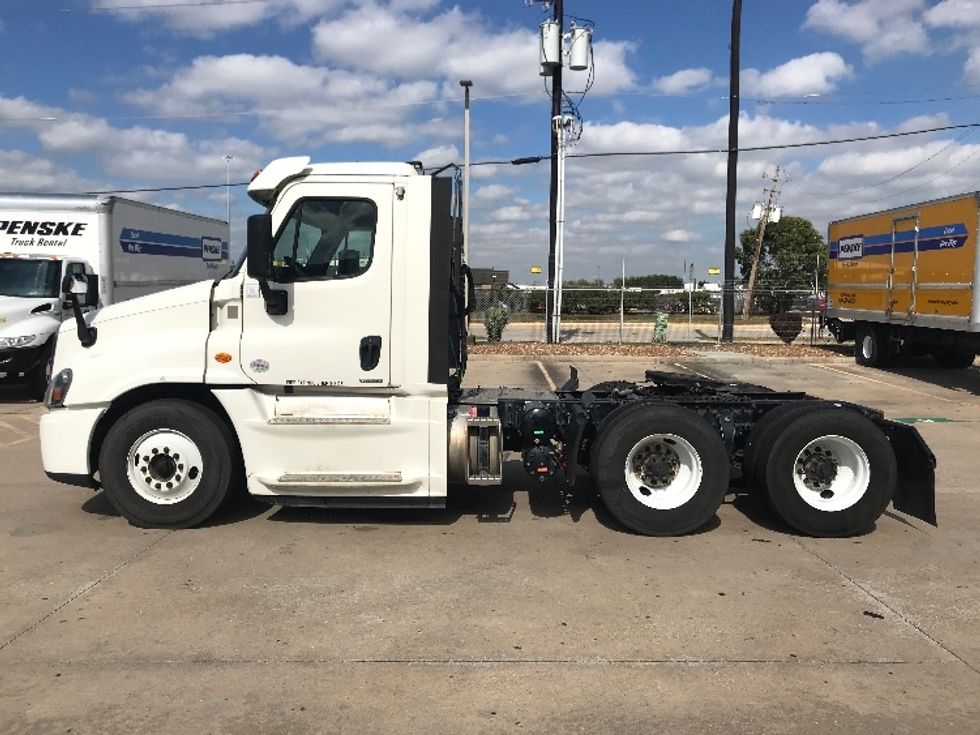 Day Cab Tractor-Heavy Duty Tractors-Freightliner-2019-Cascadia 12564ST-Houston-TX-501,172\n\t\tmiles-$ 35,250 - Image 4