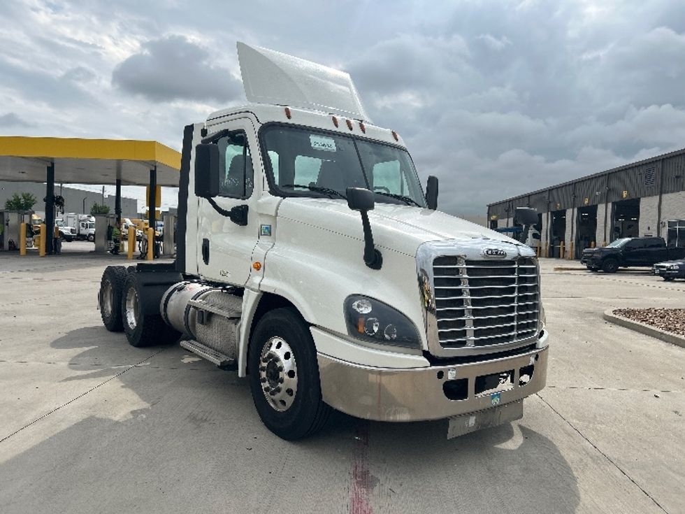 Day Cab Tractor-Heavy Duty Tractors-Freightliner-2019-Cascadia 12564ST-Houston-TX-555,357\n\t\tmiles-$ 34,750 - Image 1
