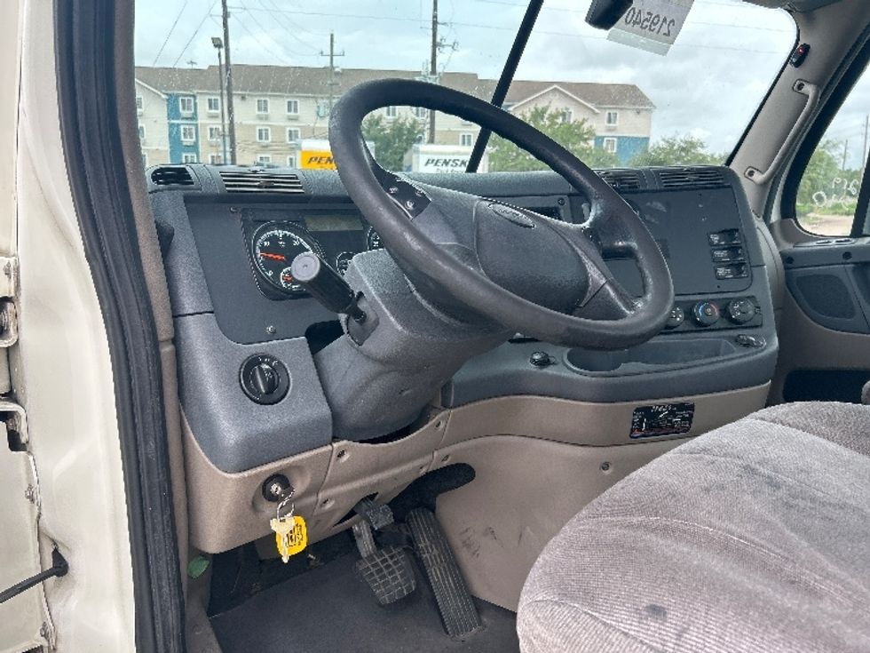 Day Cab Tractor-Heavy Duty Tractors-Freightliner-2019-Cascadia 12564ST-Houston-TX-555,357\n\t\tmiles-$ 34,750 - Image 10