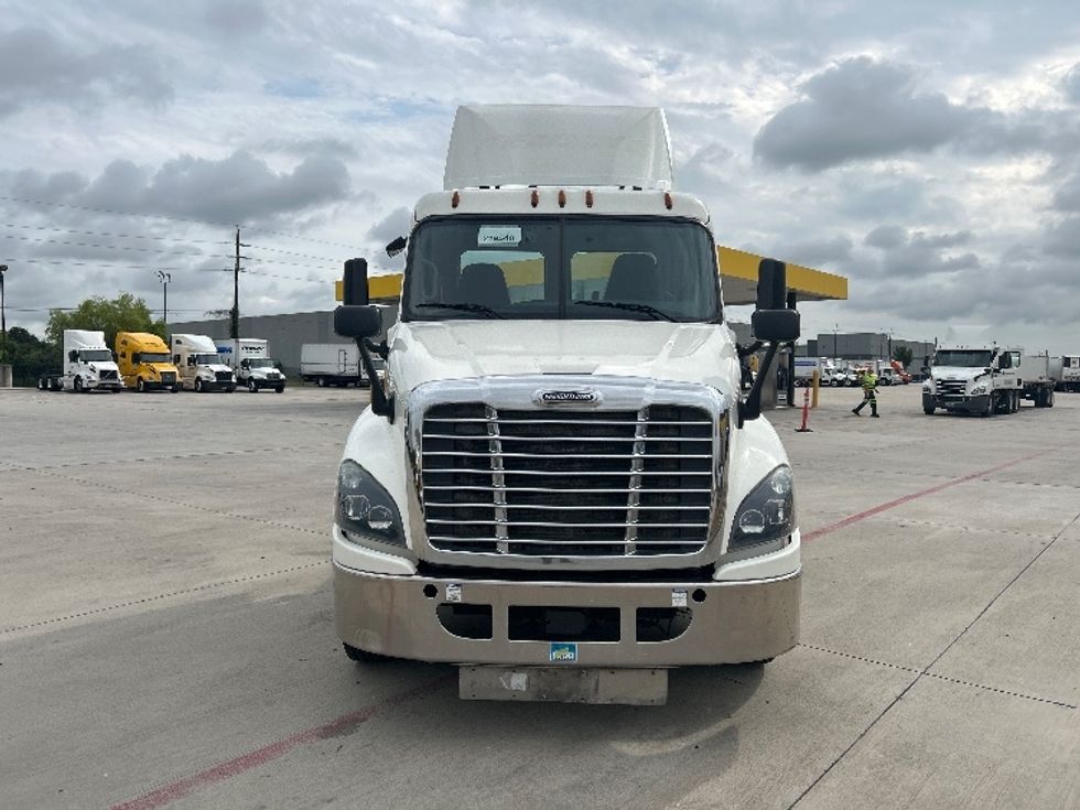 Day Cab Tractor-Heavy Duty Tractors-Freightliner-2019-Cascadia 12564ST-Houston-TX-555,357\n\t\tmiles-$ 34,750 - Image 2