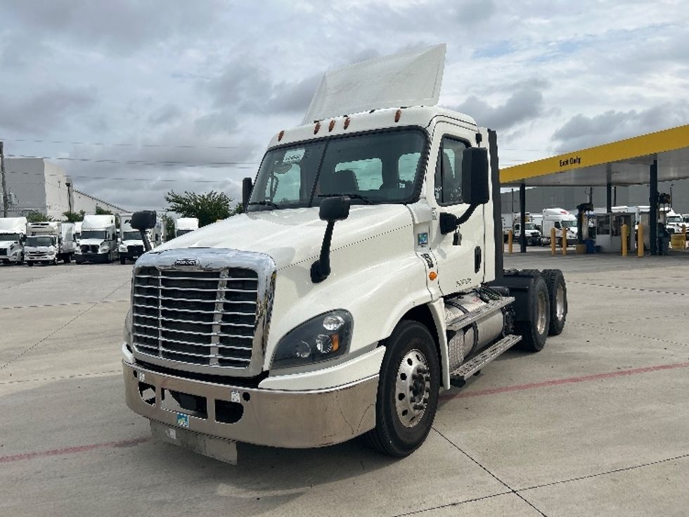 Day Cab Tractor-Heavy Duty Tractors-Freightliner-2019-Cascadia 12564ST-Houston-TX-555,357\n\t\tmiles-$ 34,750 - Image 3