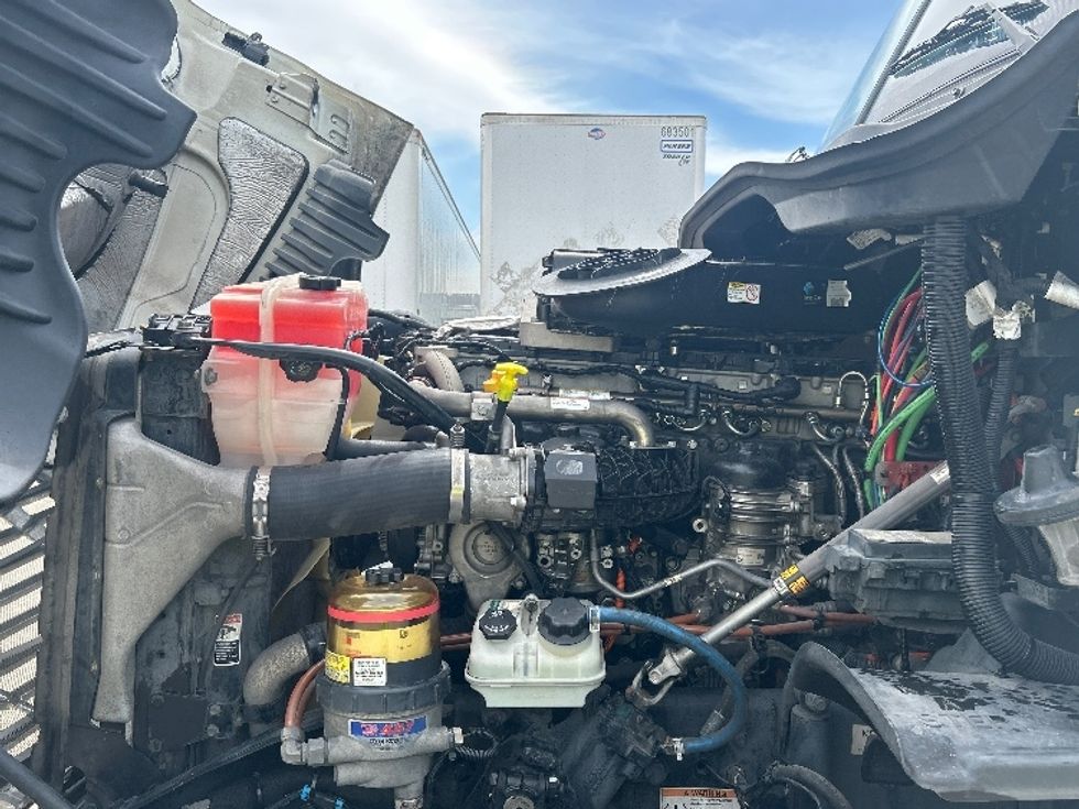 Day Cab Tractor-Heavy Duty Tractors-Freightliner-2019-Cascadia 12564ST-Houston-TX-587,823\n\t\tmiles-$ 31,750 - Image 16