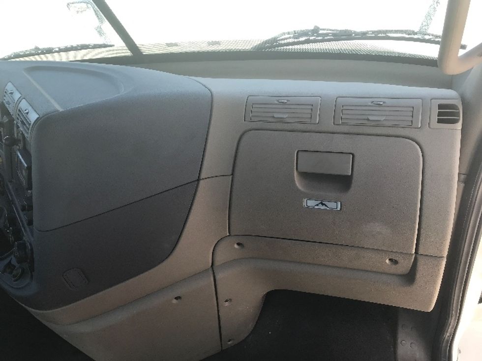 Day Cab Tractor-Heavy Duty Tractors-Freightliner-2019-Cascadia 12564ST-Houston-TX-869,432\n\t\tmiles-$ 26,500 - Image 12