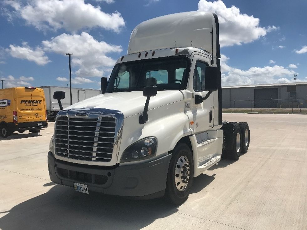 Day Cab Tractor-Heavy Duty Tractors-Freightliner-2019-Cascadia 12564ST-Houston-TX-869,432\n\t\tmiles-$ 26,500 - Image 3