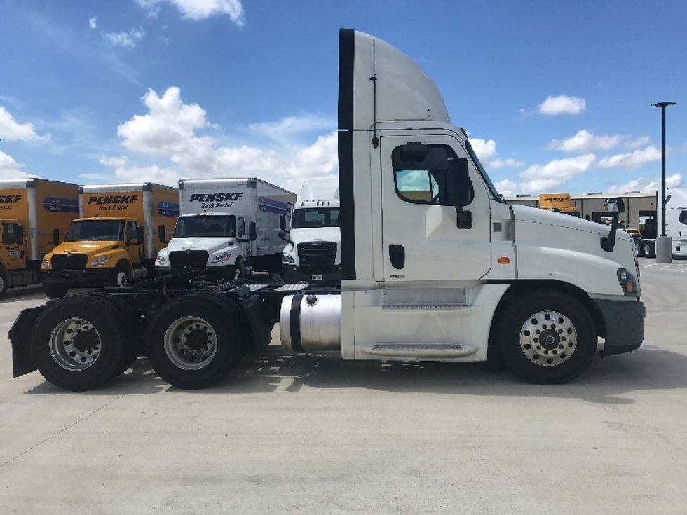 Day Cab Tractor-Heavy Duty Tractors-Freightliner-2019-Cascadia 12564ST-Houston-TX-869,432\n\t\tmiles-$ 26,500 - Image 7
