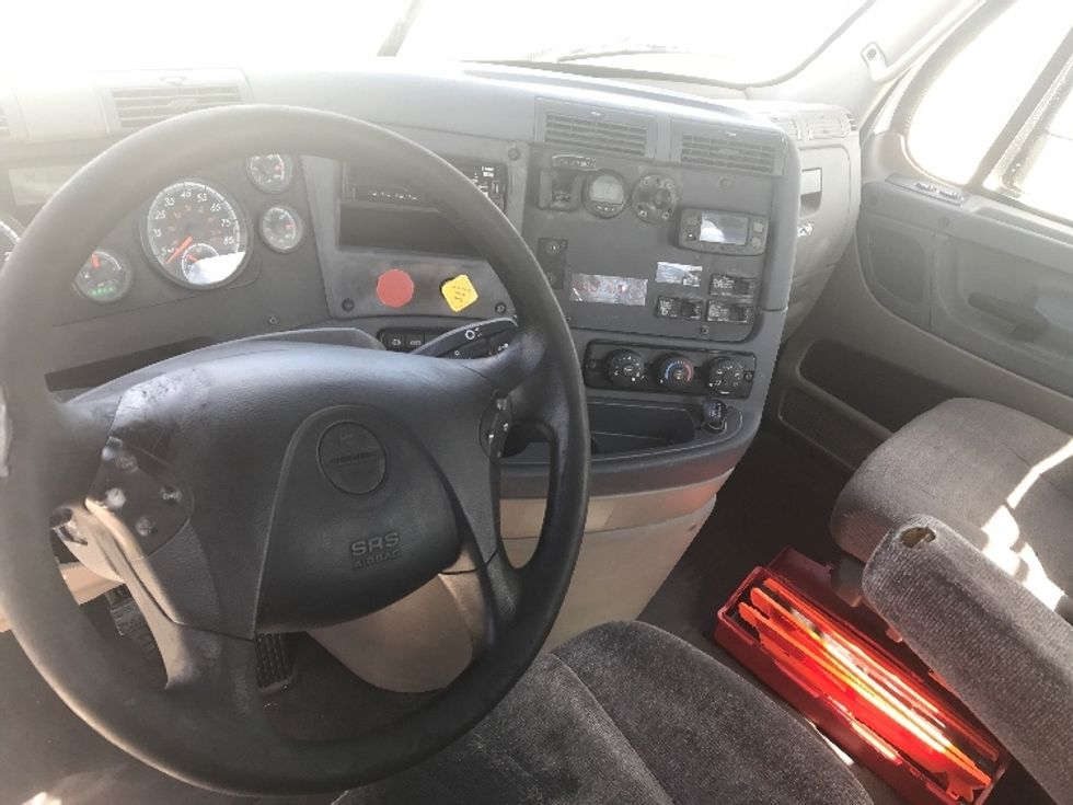 Day Cab Tractor-Heavy Duty Tractors-Freightliner-2019-Cascadia 12564ST-Houston-TX-869,432\n\t\tmiles-$ 26,500 - Image 9