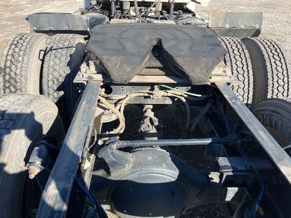 Day Cab Tractor-Heavy Duty Tractors-Freightliner-2019-Cascadia 12564ST-Hueytown-AL-524,129\n\t\tmiles-$ 31,750 - Image 6