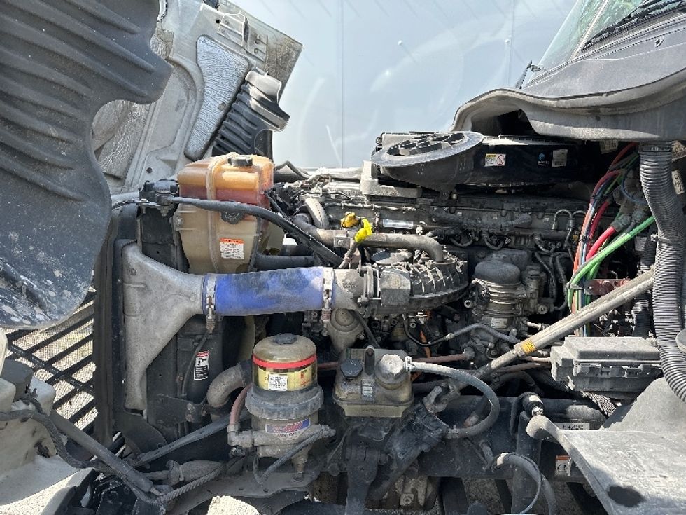 Day Cab Tractor-Heavy Duty Tractors-Freightliner-2019-Cascadia 12564ST-Huntington-WV-595,558\n\t\tmiles-$ 33,000 - Image 16