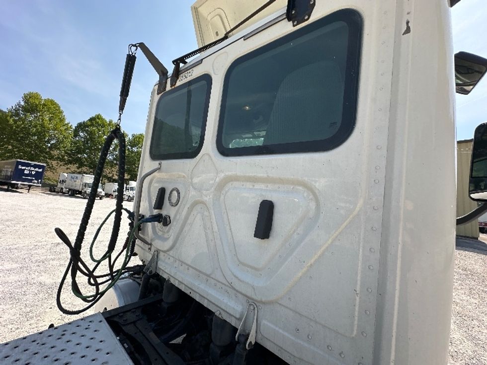 Day Cab Tractor-Heavy Duty Tractors-Freightliner-2019-Cascadia 12564ST-Huntington-WV-595,558\n\t\tmiles-$ 33,000 - Image 17