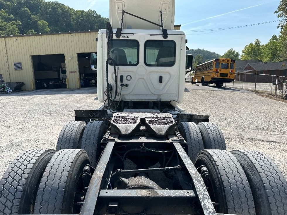 Day Cab Tractor-Heavy Duty Tractors-Freightliner-2019-Cascadia 12564ST-Huntington-WV-595,558\n\t\tmiles-$ 33,000 - Image 6