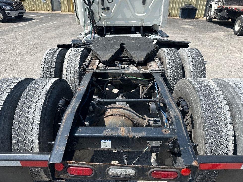 Day Cab Tractor-Heavy Duty Tractors-Freightliner-2019-Cascadia 12564ST-Huntington-WV-612,989\n\t\tmiles-$ 31,000 - Image 6