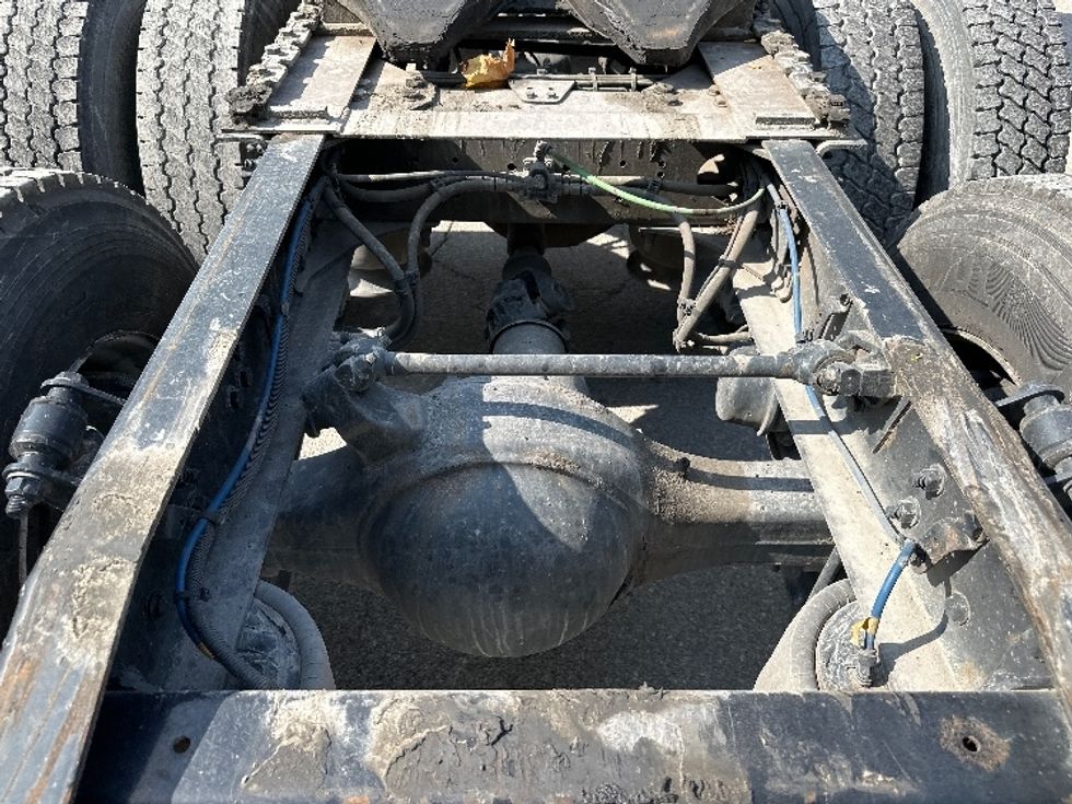 Day Cab Tractor-Heavy Duty Tractors-Freightliner-2019-Cascadia 12564ST-Huntington-WV-614,010\n\t\tmiles-$ 30,750 - Image 18