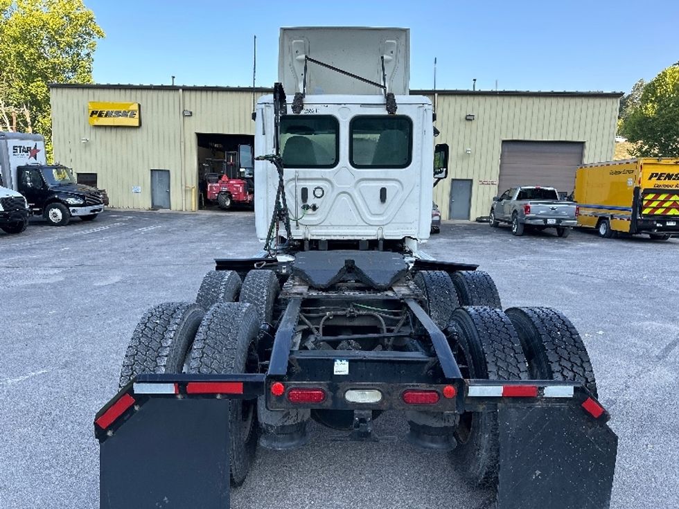 Day Cab Tractor-Heavy Duty Tractors-Freightliner-2019-Cascadia 12564ST-Huntington-WV-616,165\n\t\tmiles-$ 31,500 - Image 6