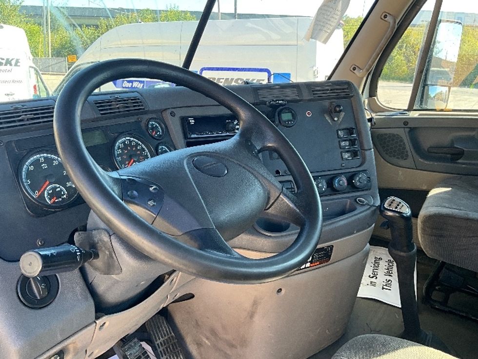 Day Cab Tractor-Heavy Duty Tractors-Freightliner-2019-Cascadia 12564ST-Indianapolis-IN-402,569\n\t\tmiles-$ 33,500 - Image 10