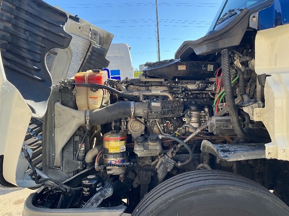 Day Cab Tractor-Heavy Duty Tractors-Freightliner-2019-Cascadia 12564ST-Indianapolis-IN-402,569\n\t\tmiles-$ 33,500 - Image 16