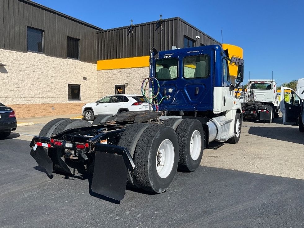 Day Cab Tractor-Heavy Duty Tractors-Freightliner-2019-Cascadia 12564ST-Indianapolis-IN-402,569\n\t\tmiles-$ 33,500 - Image 7