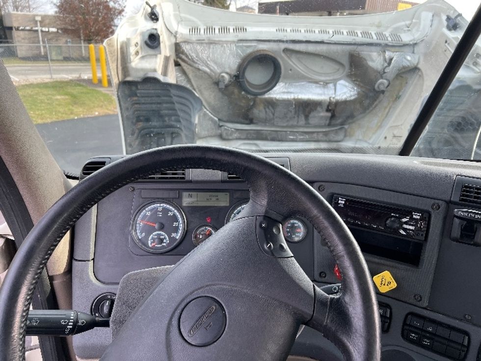 Day Cab Tractor-Heavy Duty Tractors-Freightliner-2019-Cascadia 12564ST-Indianapolis-IN-408,459\n\t\tmiles-$ 48,750 - Image 11