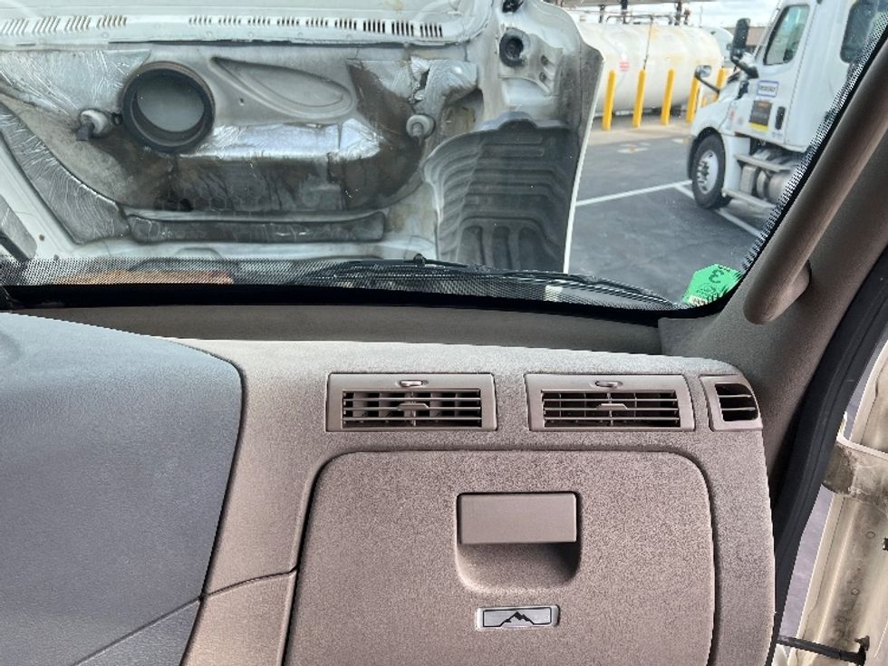 Day Cab Tractor-Heavy Duty Tractors-Freightliner-2019-Cascadia 12564ST-Indianapolis-IN-408,459\n\t\tmiles-$ 48,750 - Image 12