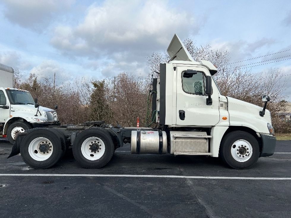Day Cab Tractor-Heavy Duty Tractors-Freightliner-2019-Cascadia 12564ST-Indianapolis-IN-408,459\n\t\tmiles-$ 48,750 - Image 8