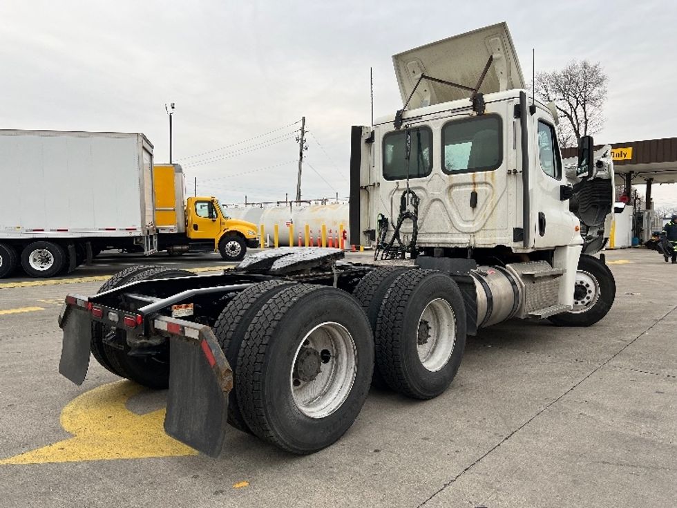 Day Cab Tractor-Heavy Duty Tractors-Freightliner-2019-Cascadia 12564ST-Indianapolis-IN-412,000\n\t\tmiles-$ 44,250 - Image 7