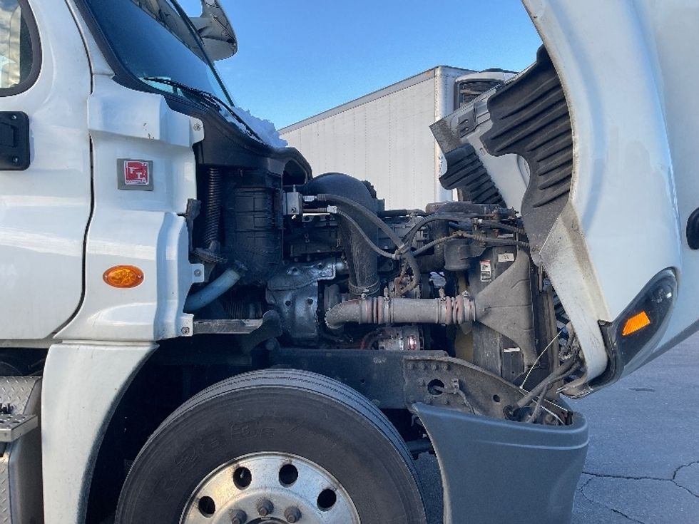 Day Cab Tractor-Heavy Duty Tractors-Freightliner-2019-Cascadia 12564ST-Indianapolis-IN-478,977\n\t\tmiles-$ 38,750 - Image 15