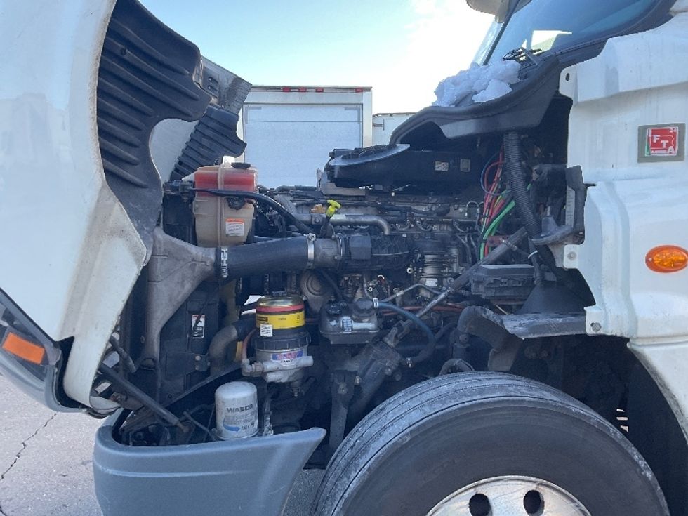 Day Cab Tractor-Heavy Duty Tractors-Freightliner-2019-Cascadia 12564ST-Indianapolis-IN-478,977\n\t\tmiles-$ 38,750 - Image 16