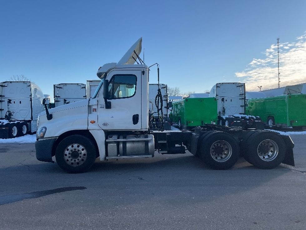 Day Cab Tractor-Heavy Duty Tractors-Freightliner-2019-Cascadia 12564ST-Indianapolis-IN-478,977\n\t\tmiles-$ 38,750 - Image 4