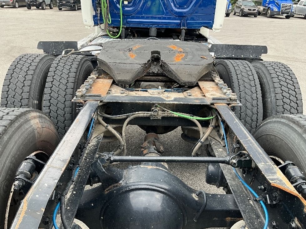 Day Cab Tractor-Heavy Duty Tractors-Freightliner-2019-Cascadia 12564ST-Indianapolis-IN-499,985\n\t\tmiles-$ 30,500 - Image 6