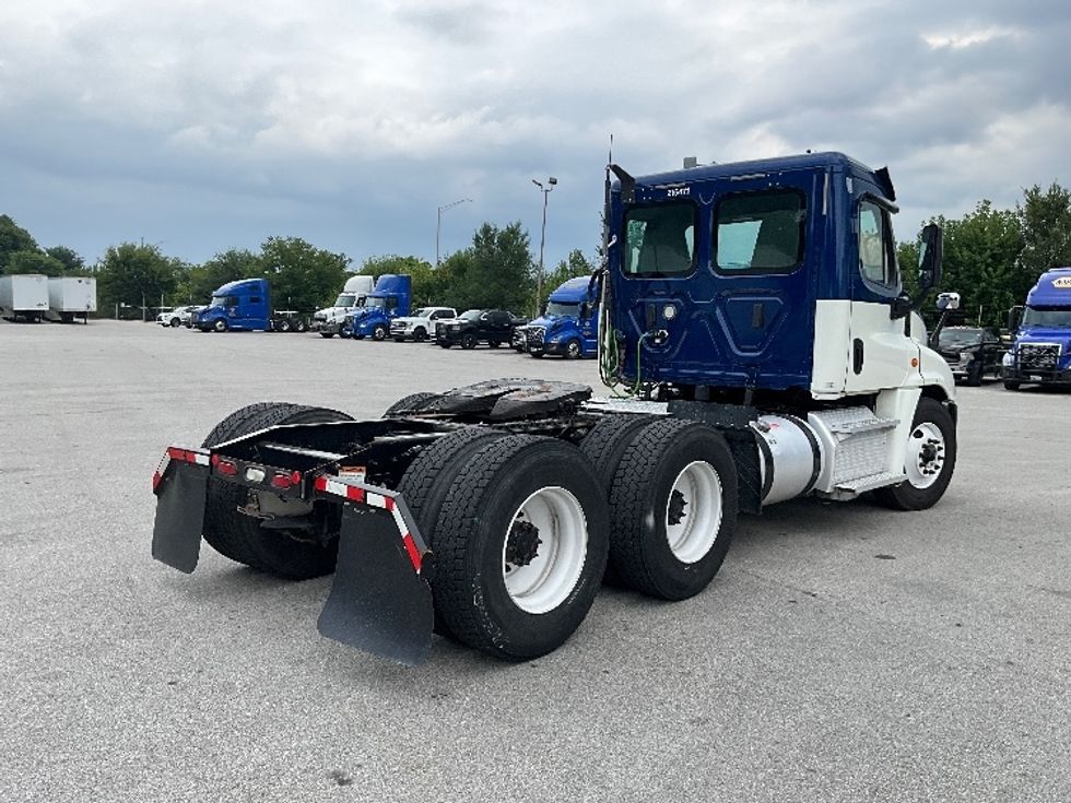 Day Cab Tractor-Heavy Duty Tractors-Freightliner-2019-Cascadia 12564ST-Indianapolis-IN-499,985\n\t\tmiles-$ 30,500 - Image 7