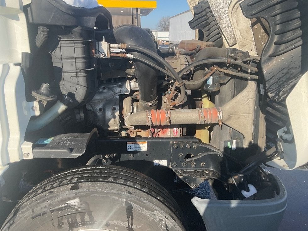 Day Cab Tractor-Heavy Duty Tractors-Freightliner-2019-Cascadia 12564ST-Indianapolis-IN-521,182\n\t\tmiles-$ 28,500 - Image 15