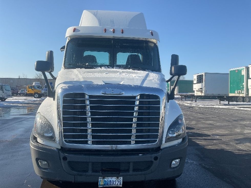 Day Cab Tractor-Heavy Duty Tractors-Freightliner-2019-Cascadia 12564ST-Indianapolis-IN-521,182\n\t\tmiles-$ 28,500 - Image 2