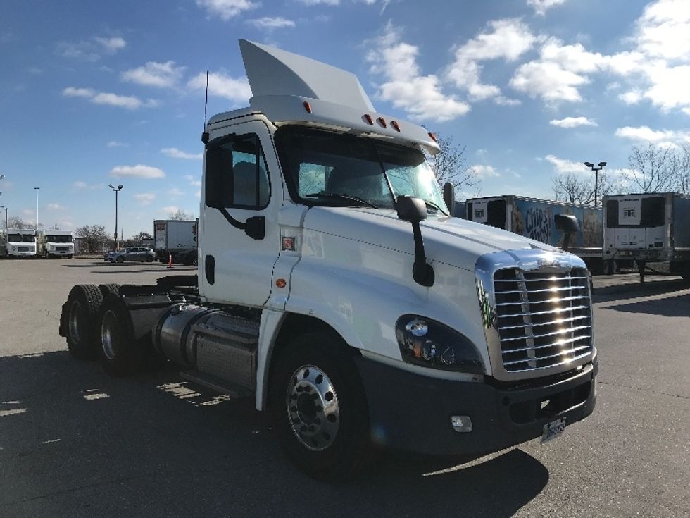Day Cab Tractor-Heavy Duty Tractors-Freightliner-2019-Cascadia 12564ST-Indianapolis-IN-528,388\n\t\tmiles-$ 36,250 - Image 1