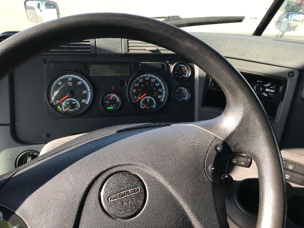 Day Cab Tractor-Heavy Duty Tractors-Freightliner-2019-Cascadia 12564ST-Indianapolis-IN-528,388\n\t\tmiles-$ 36,250 - Image 11