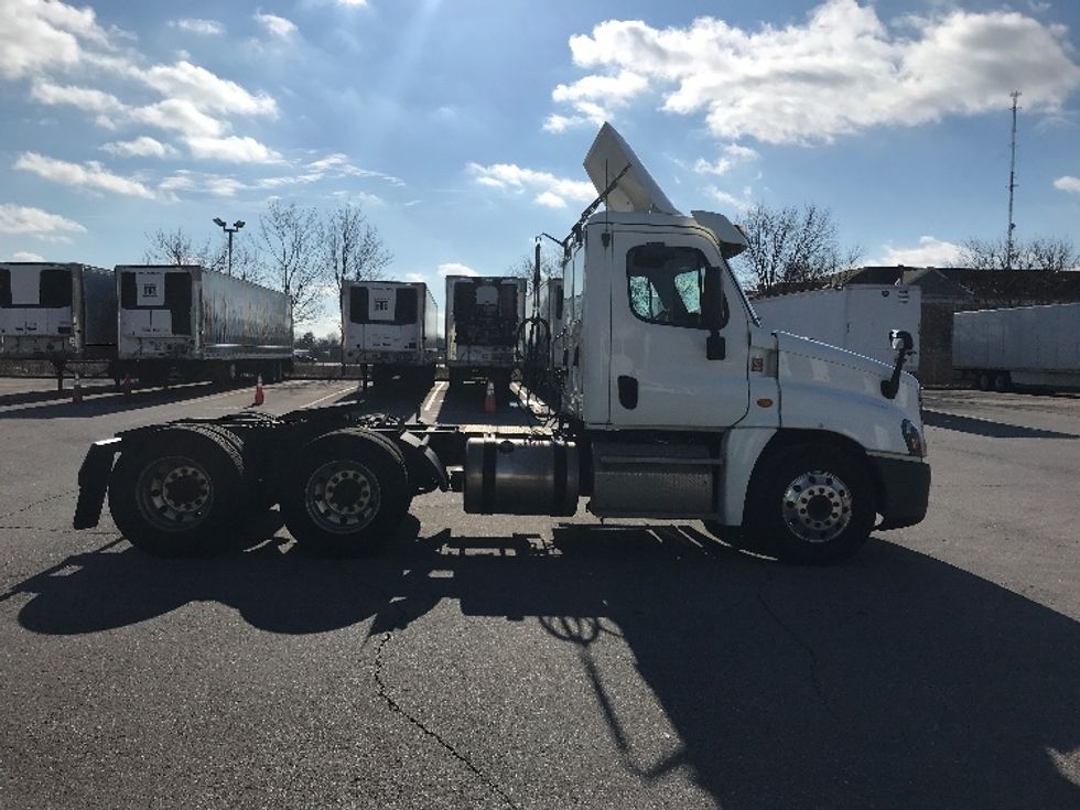 Day Cab Tractor-Heavy Duty Tractors-Freightliner-2019-Cascadia 12564ST-Indianapolis-IN-528,388\n\t\tmiles-$ 36,250 - Image 8
