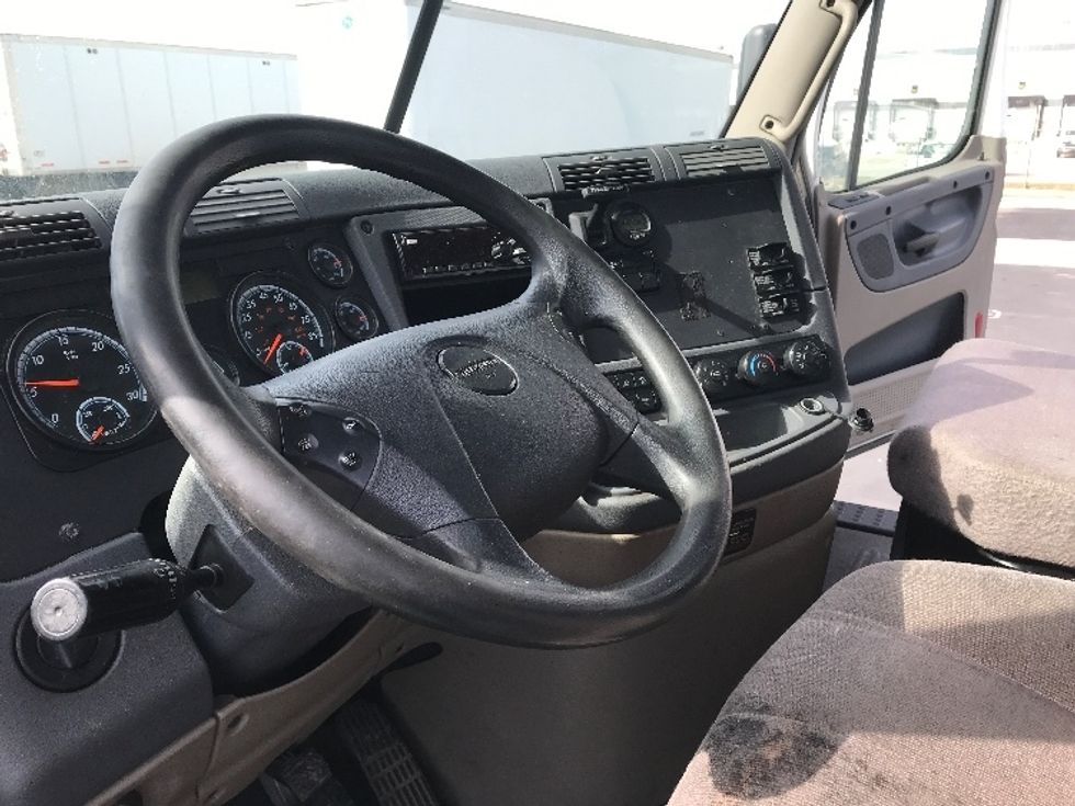 2019 Freightliner Cascadia 125" Sleeper Cab photo 10