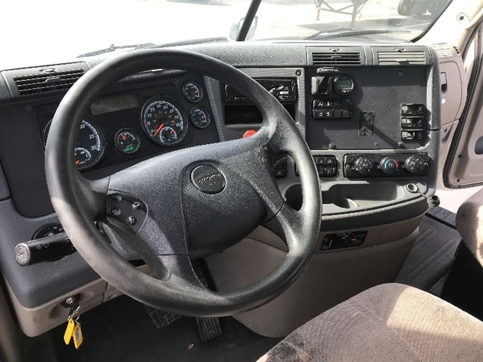 2019 Freightliner Cascadia 125" Sleeper Cab photo 11