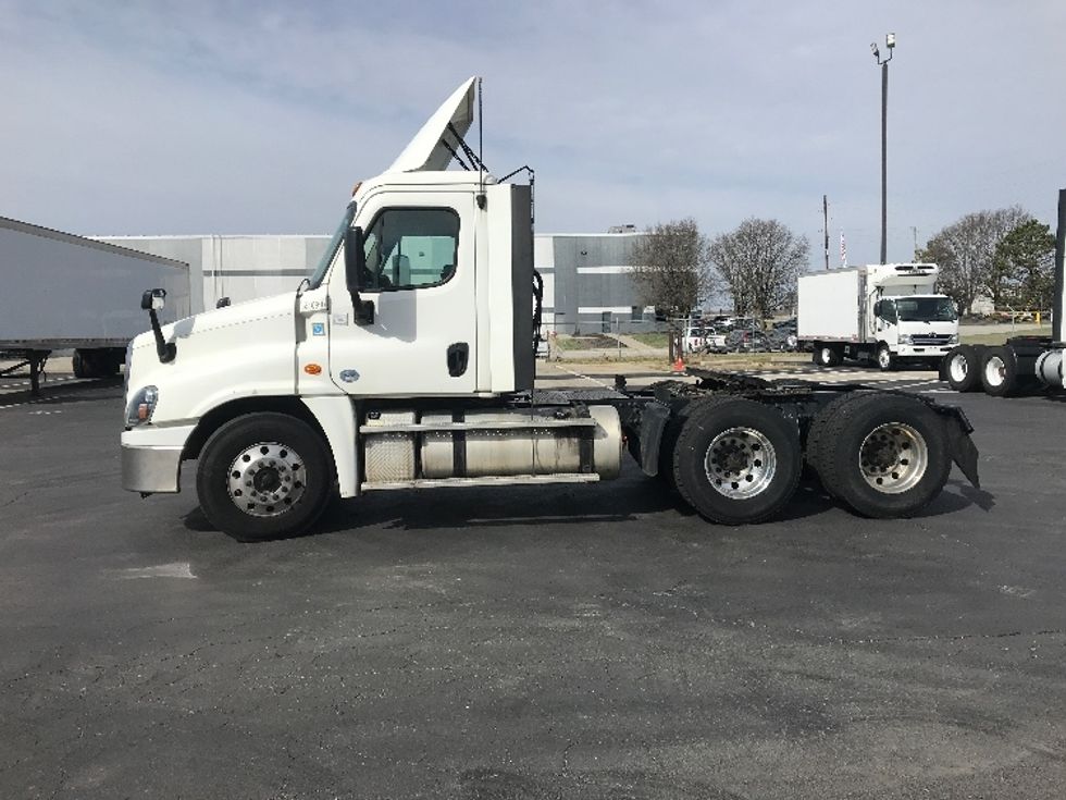 2019 Freightliner Cascadia 125" Sleeper Cab photo 4