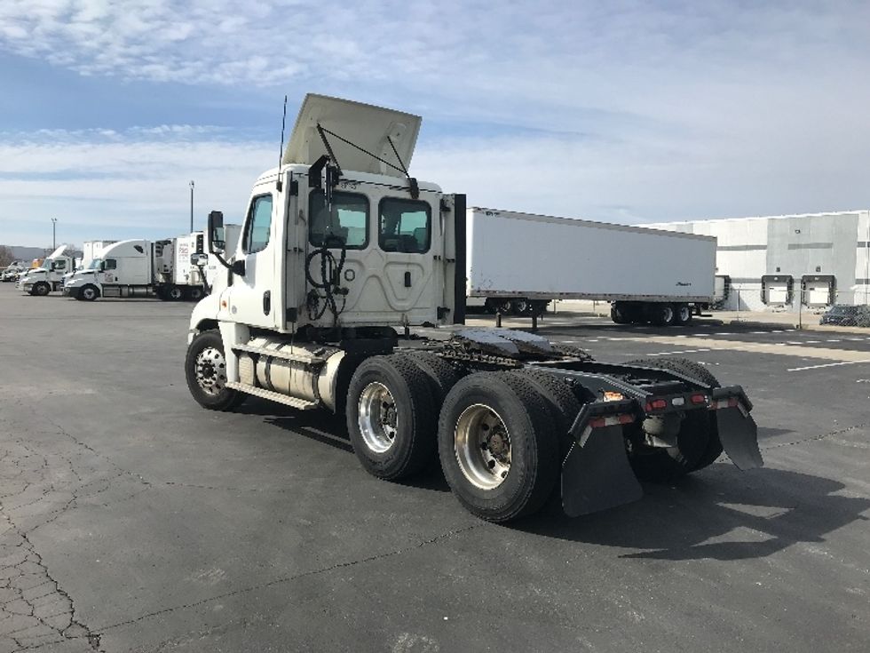 2019 Freightliner Cascadia 125" Sleeper Cab photo 5