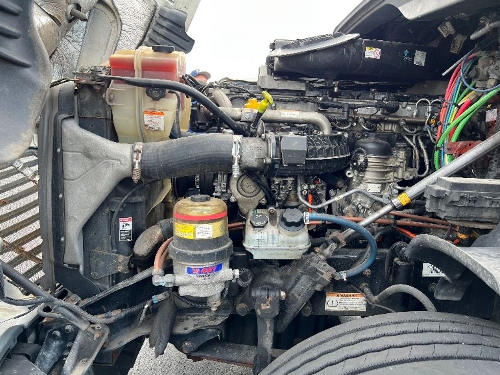 Day Cab Tractor-Heavy Duty Tractors-Freightliner-2019-Cascadia 12564ST-Indianapolis-IN-610,490\n\t\tmiles-$ 25,750 - Image 16