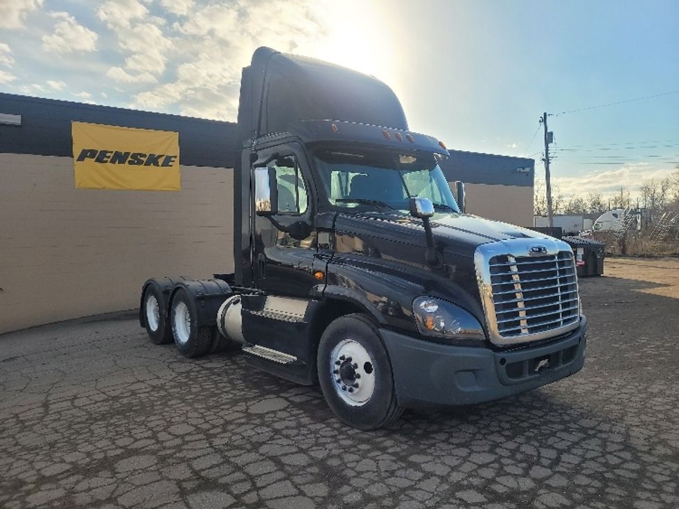Day Cab Tractor-Heavy Duty Tractors-Freightliner-2019-Cascadia 12564ST-Jackson-MI-350,616\n\t\tmiles-$ 44,250 - Image 1