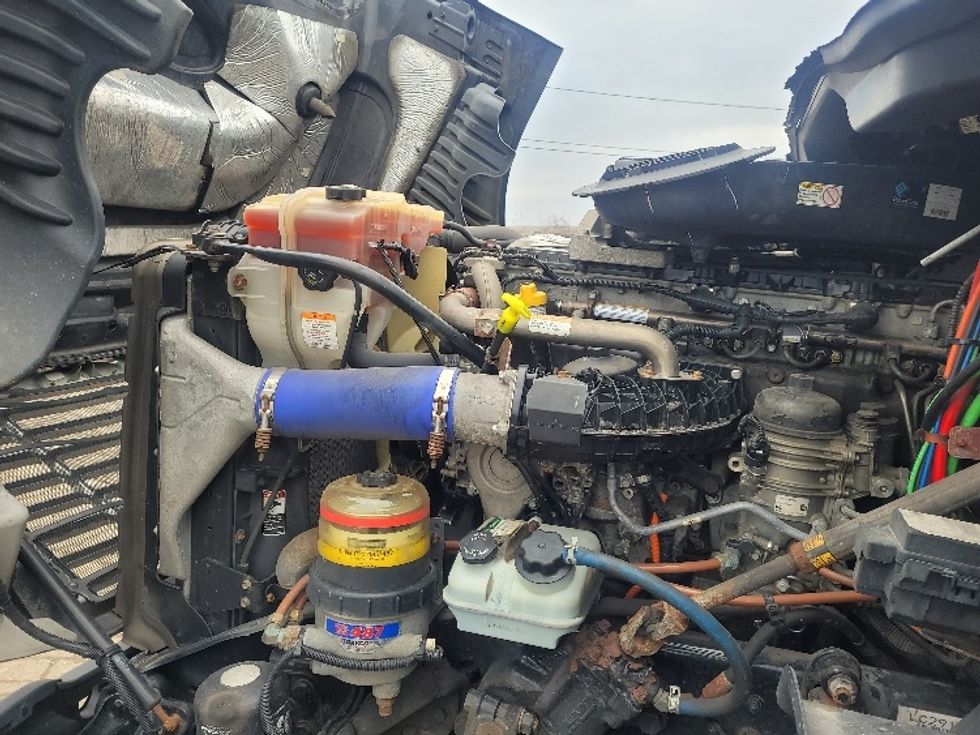 Day Cab Tractor-Heavy Duty Tractors-Freightliner-2019-Cascadia 12564ST-Jackson-MI-350,616\n\t\tmiles-$ 44,250 - Image 16