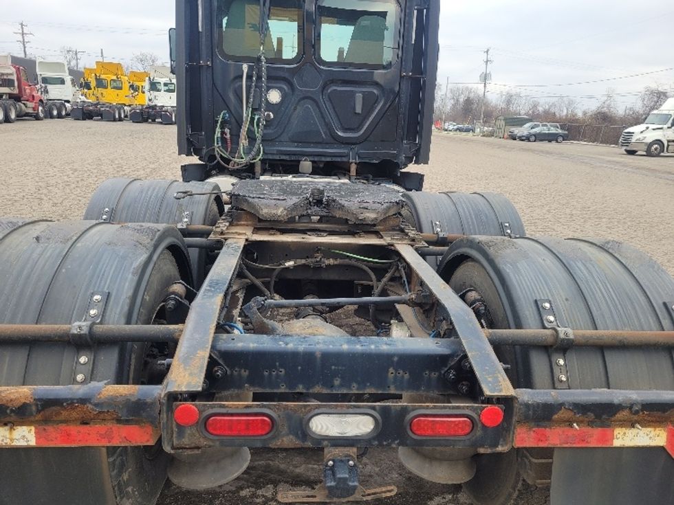 Day Cab Tractor-Heavy Duty Tractors-Freightliner-2019-Cascadia 12564ST-Jackson-MI-350,616\n\t\tmiles-$ 44,250 - Image 6