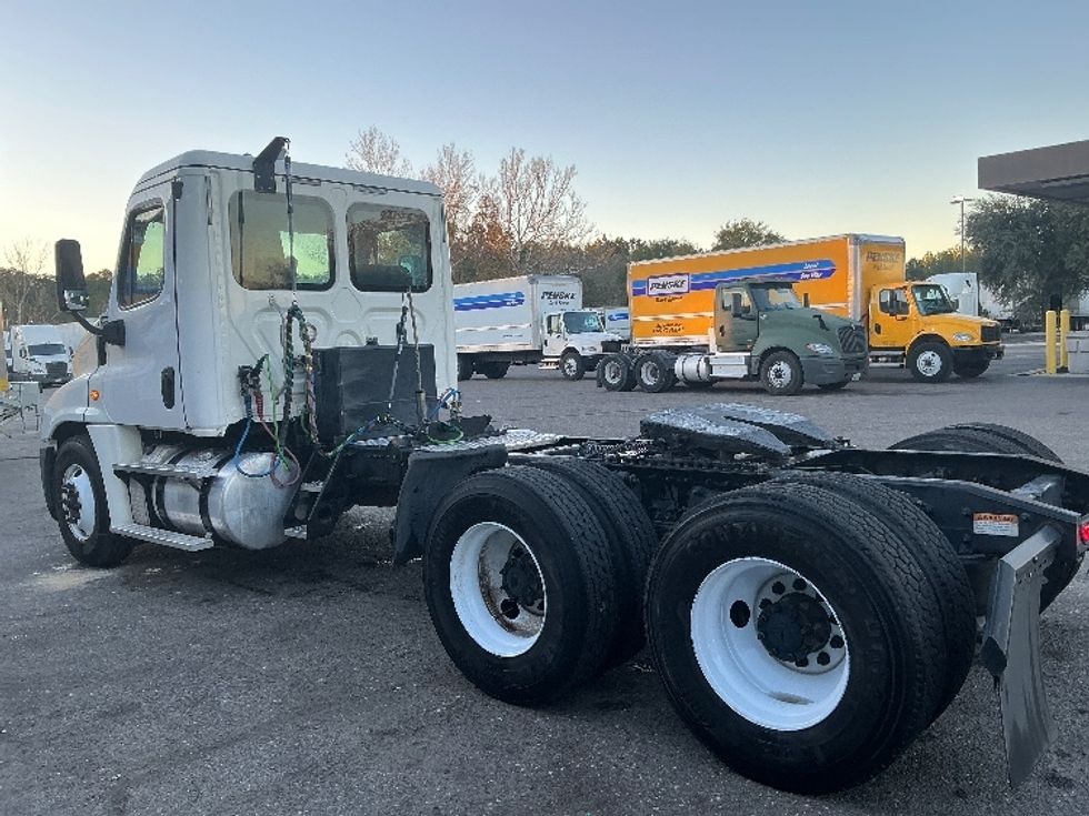 Day Cab Tractor-Heavy Duty Tractors-Freightliner-2019-Cascadia 12564ST-Jacksonville-FL-276,843\n\t\tmiles-$ 41,500 - Image 5