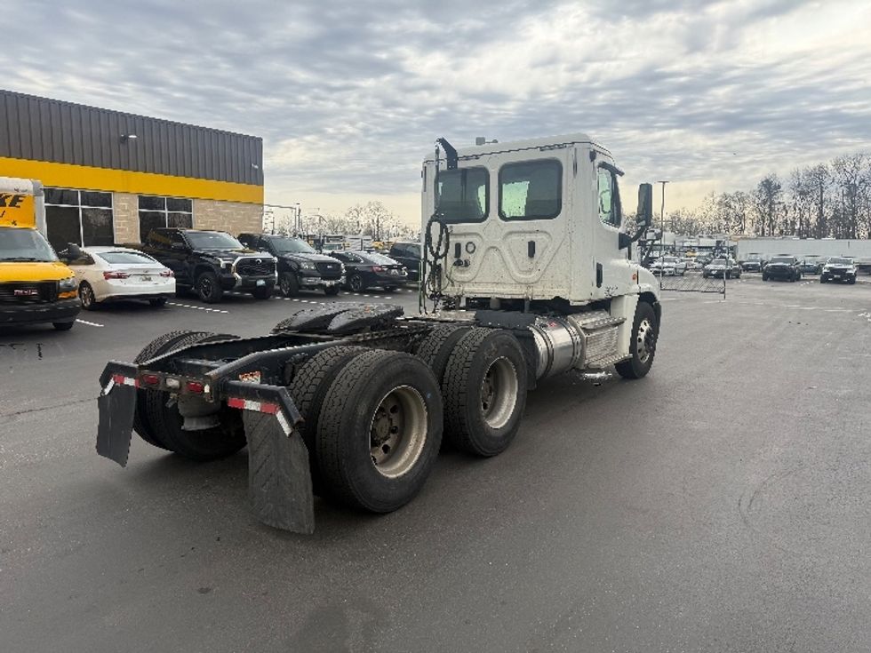 Day Cab Tractor-Heavy Duty Tractors-Freightliner-2019-Cascadia 12564ST-Jessup-MD-220,453\n\t\tmiles-$ 44,250 - Image 7