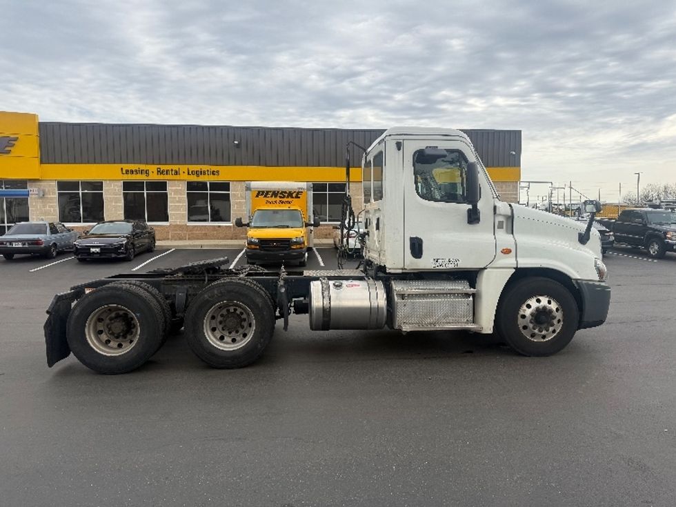 Day Cab Tractor-Heavy Duty Tractors-Freightliner-2019-Cascadia 12564ST-Jessup-MD-220,453\n\t\tmiles-$ 44,250 - Image 8